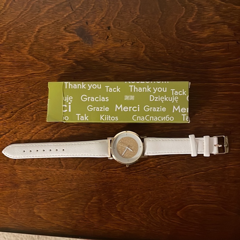 Yves Rocher Women's White and Gold Watch in Original Packaging Never Worn NWT - Picture 4 of 4